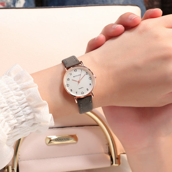 Women Watches Simple Vintage Small Dial Watch Sweet Leather Strap Outdoor Sports Wrist Clock Gift